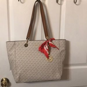 Cream Michael Kors bag